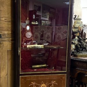 Угловая горка с инкрустацией, Западная Европа, XIX–XX века